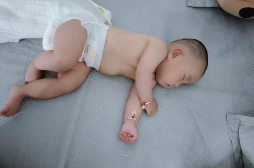 菏泽几个月宝宝会抬头